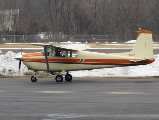 Cessna Skylane (N5929B) - An older but VERY nice Skylane.