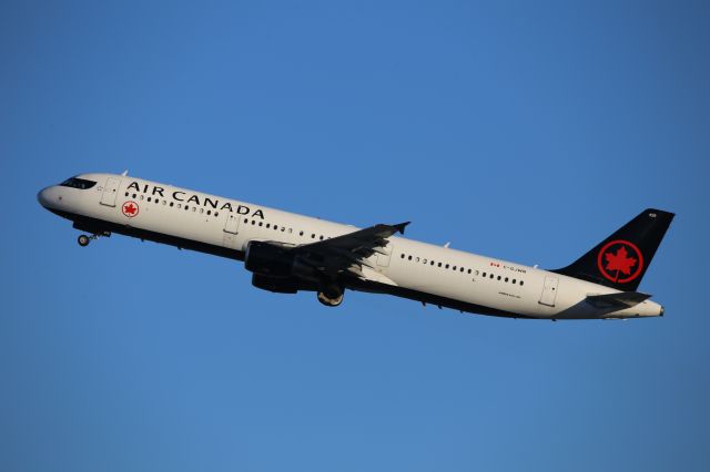 Airbus A320 (C-GJWN)