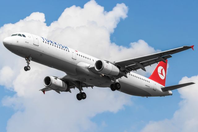 Airbus A321 (TC-JMI)