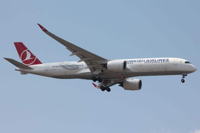 Airbus A350-900 (TC-LGF)