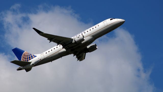Embraer 175 (N750YX) - Shortly after departure is this 2017 United Express Embraer ERJ170-200LR from the Summer of 2020.