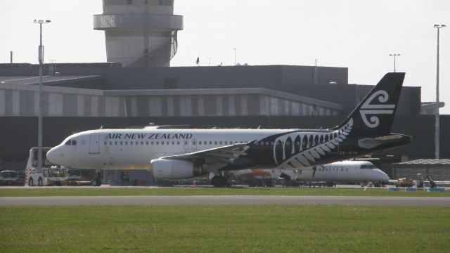 Airbus A320 (ZK-OJQ)