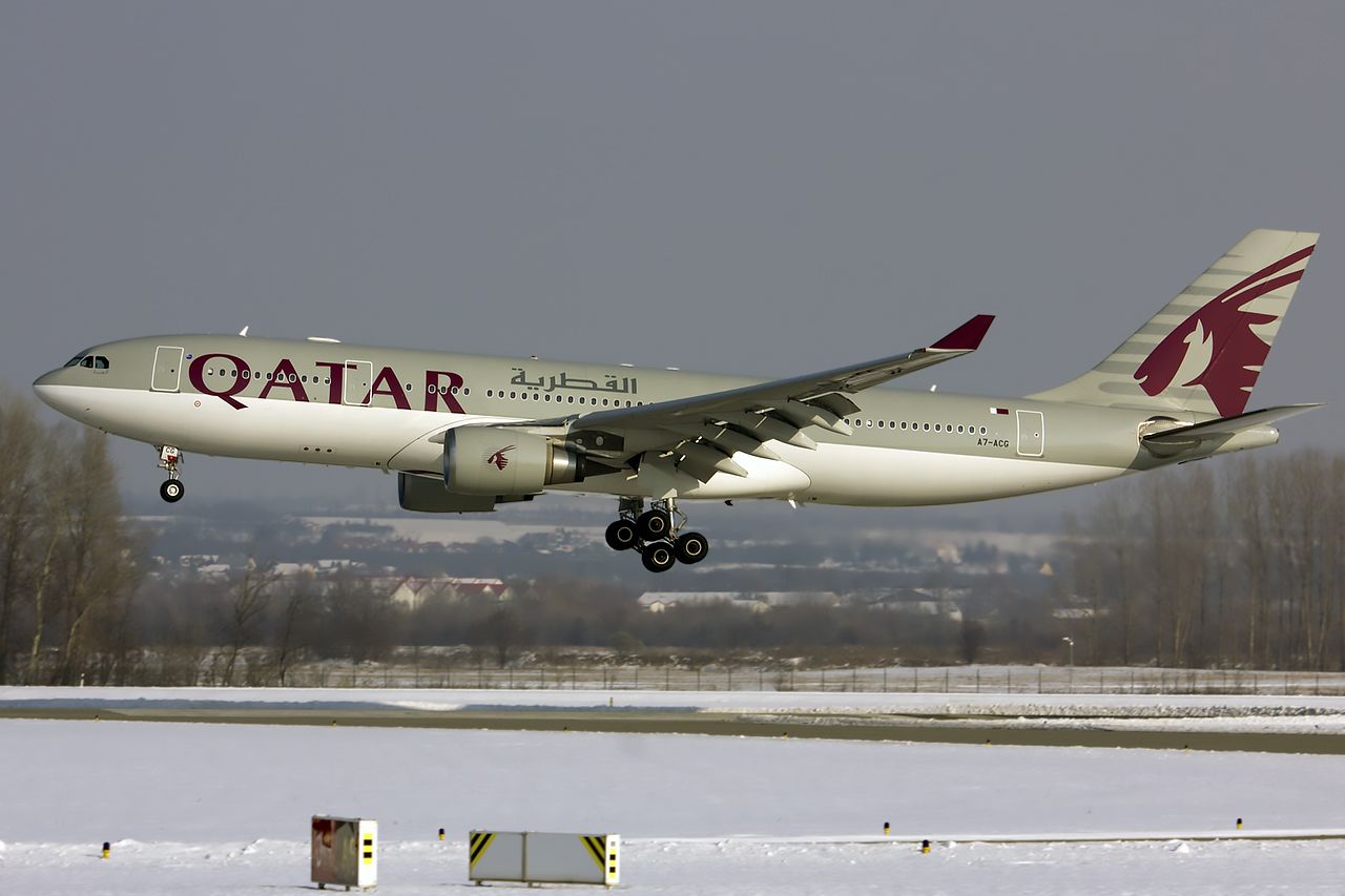 Airbus A330-300 (A7-ACG) - Snowy Qatar.