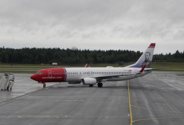 Boeing 737-800 (LN-DYO)