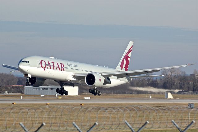 Boeing 777-200 (A7-BAC)