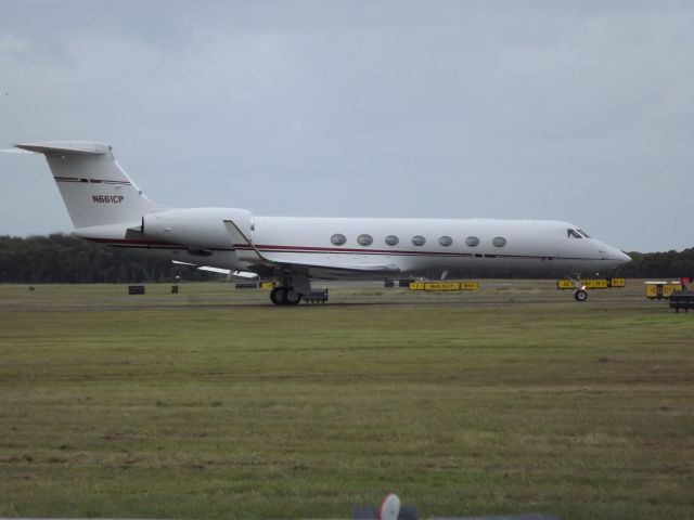 Gulfstream Aerospace Gulfstream V (N661CP) - Taxiing to Runway 19 at Brisbane on May 31st at 1508 AEST.