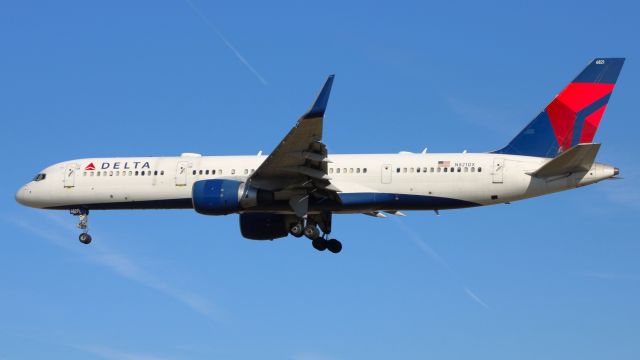 Boeing 757-200 (N821DX) - Arriving as DL2711 from ATL