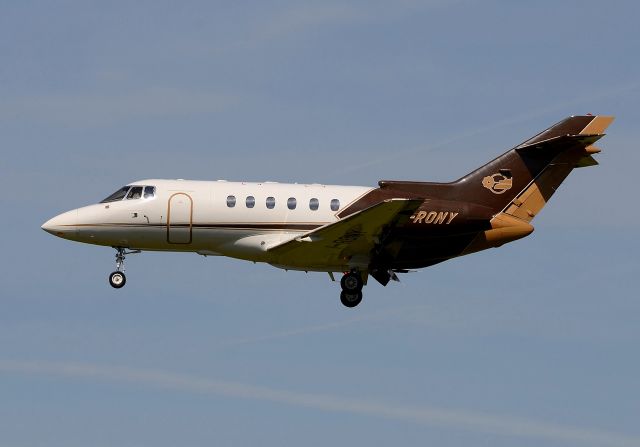 Hawker 800 (I-RONY)