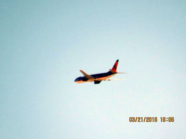 Boeing 737-800 (N813SY)