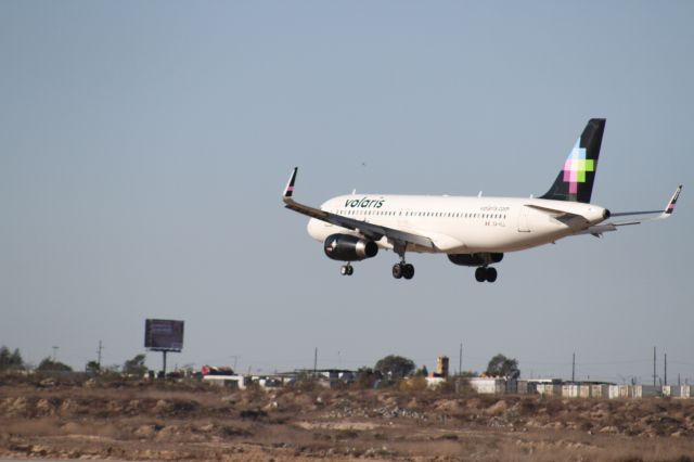 Airbus A320 (XA-VLL) - FINAL APPROACH 27 MMTJ