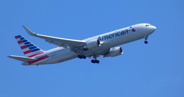 BOEING 767-300 (N344AN) - On final is this 2003 American Airlines Boeing 767-323 in the Spring of 2019.