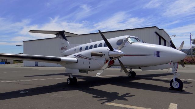 Beechcraft Super King Air 200 (N805C)