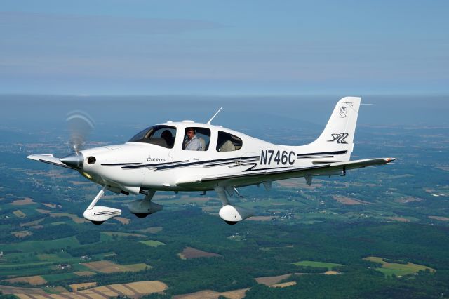 Cirrus SR-22 (N746C)