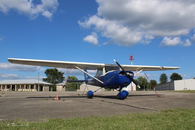 Cessna Skyhawk (N3607J)