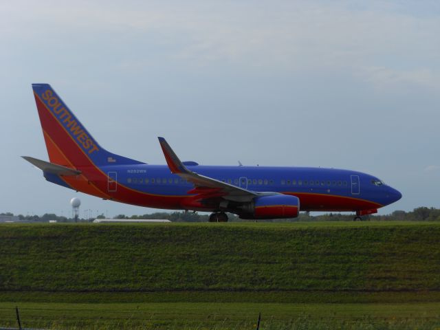 Boeing 737-700 (N282WN)