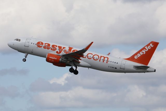 Airbus A320 (G-EZWS) - EZY1831 departing for Amsterdam.