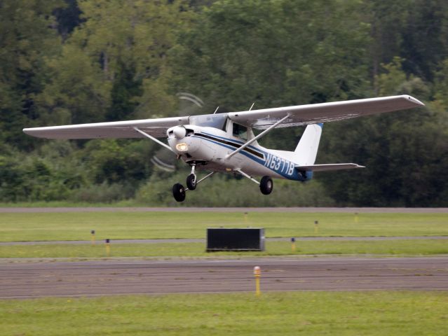 Cessna 152 (N6377B)