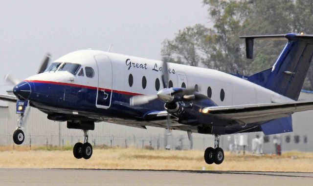 Beechcraft 1900 (N208GL)