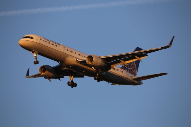 Boeing 757-200 (N17105)