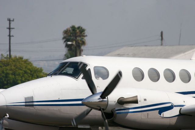 Beechcraft Super King Air 200 (N61AP)