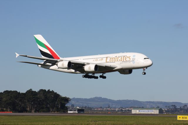 Airbus A380-800 (A6-EDC)