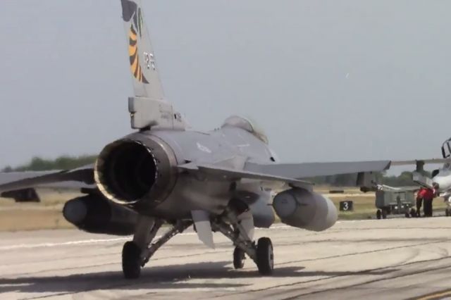 Lockheed F-16 Fighting Falcon (89-2112)