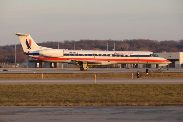 Embraer ERJ-135 (N836AE)