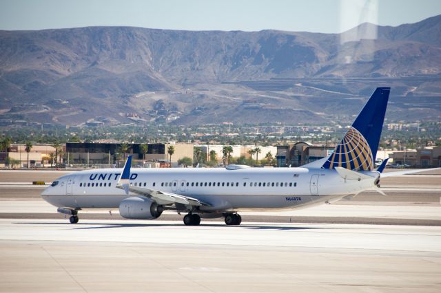 Boeing 737-900 (N66828)