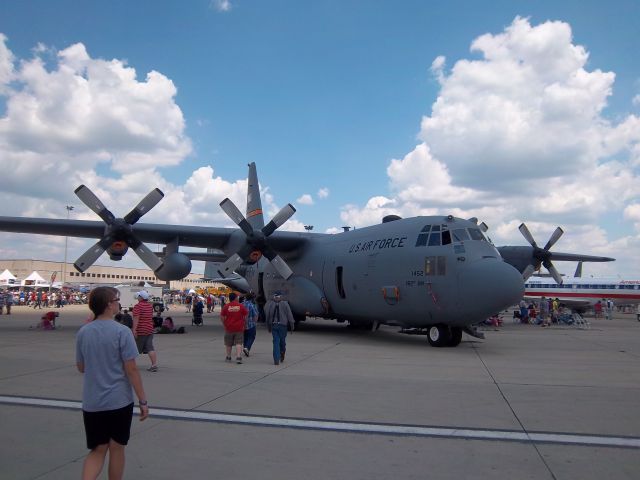 Lockheed C-130 Hercules —