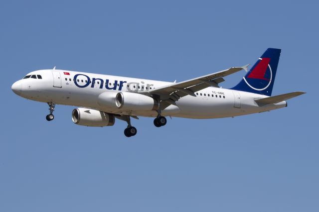 Airbus A320 (TC-OBE)
