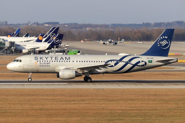 Airbus A320 (HZ-ASF)