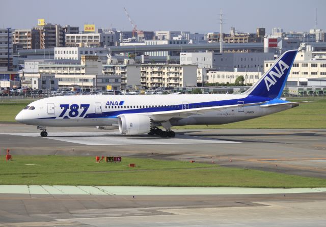 Boeing 787-8 (JA812A)