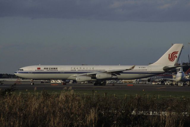 Airbus A340-300 (B-2387) - Departure at Narita Intl Airport Rwy34L on 1998/11/25