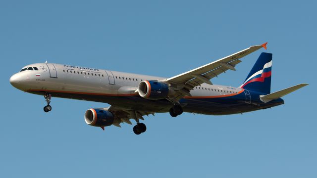 Airbus A321 (VP-BOC)