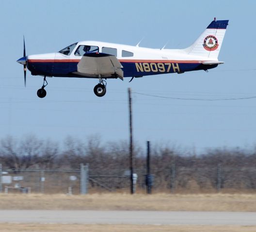 Piper Cherokee (N8097H)