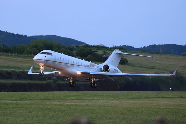 Bombardier Global Express (N806HK) - June 20, 2023;Bombardier BD-700-1A10 Global 6000