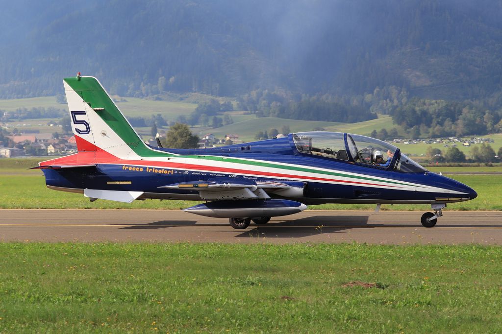 AERMACCHI MB-339 (APJ55059)