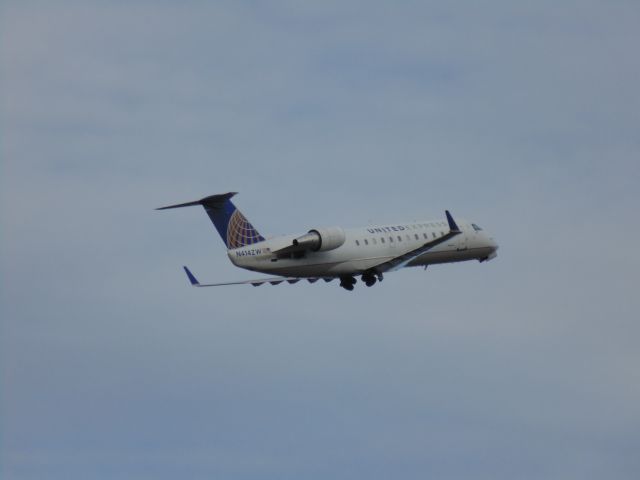 Canadair Regional Jet CRJ-200 (N414ZW) - At the cell phone lot for some casual plane-spotting