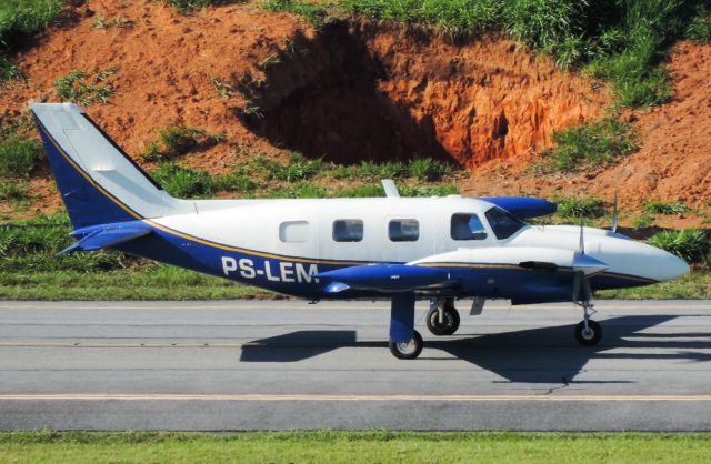 Piper Navajo (PS-LEM)
