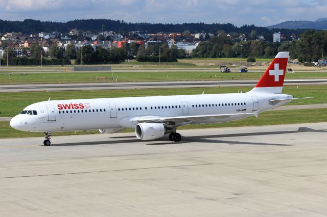Airbus A321 (HB-IOM)