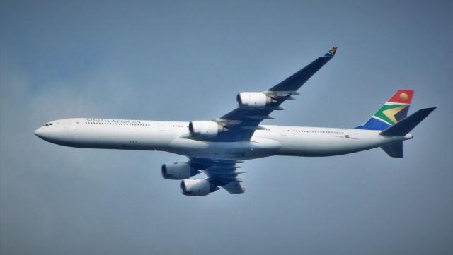 Airbus A340-600 (ZS-SNA)