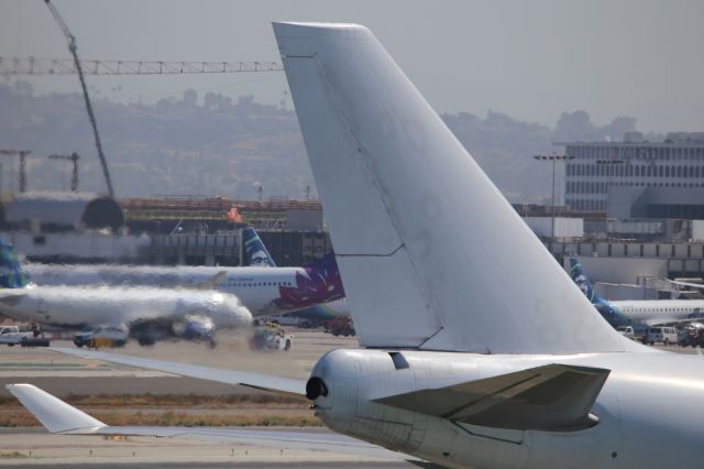 Boeing 747-400 (N404KZ)