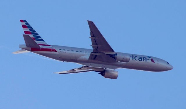 Boeing 777-200 (N780AN)