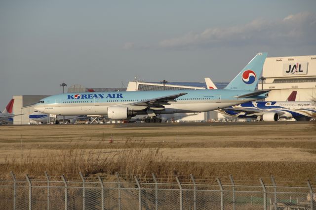 Boeing 777-200 (HL7530) - Departure at Narita Intl Airport 34L on 2010/12/29