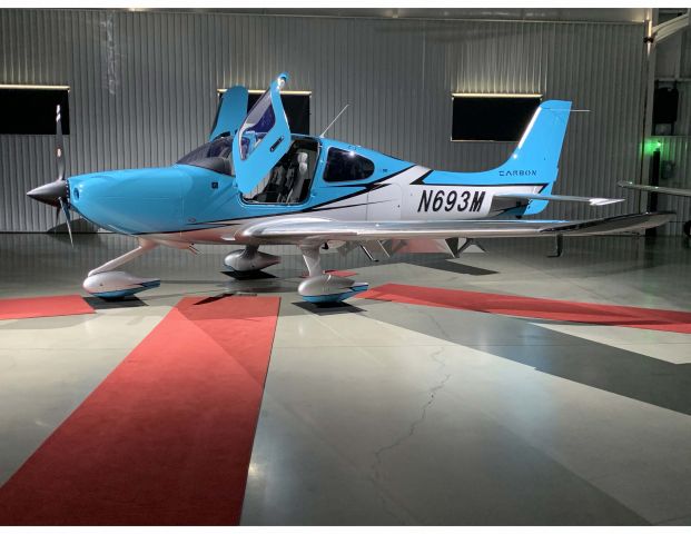 Cirrus SR-22 (N693M) - Delivery Day at Cirrus Design in Knoxville, TN. 