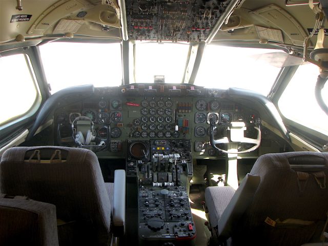 HB-ICC — - Cockpit of the Swissair Convair 990A Coronado.