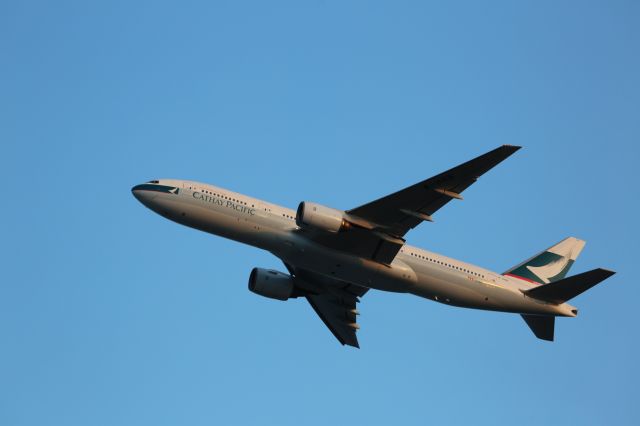 Boeing 777-200 (B-HNB)