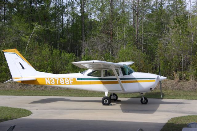 Cessna Skyhawk (N3788F)