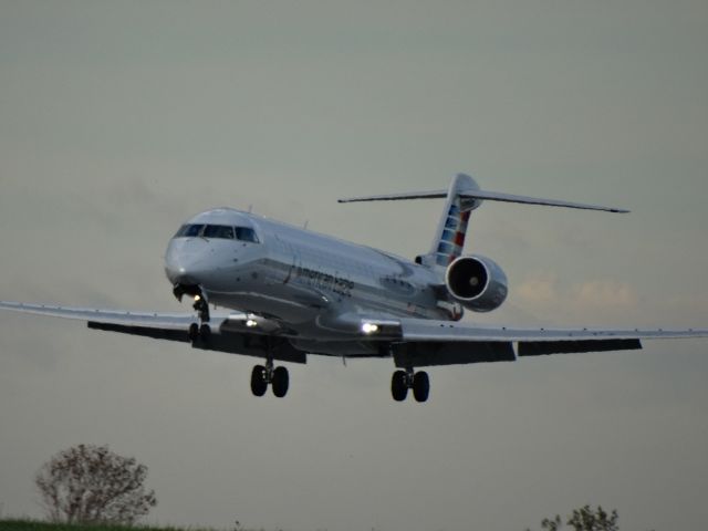 Canadair Regional Jet CRJ-700 (N710PS)