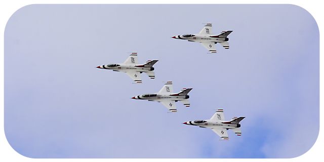 Lockheed F-16 Fighting Falcon — - McDill Air Show - Tampa - Thunderbirds